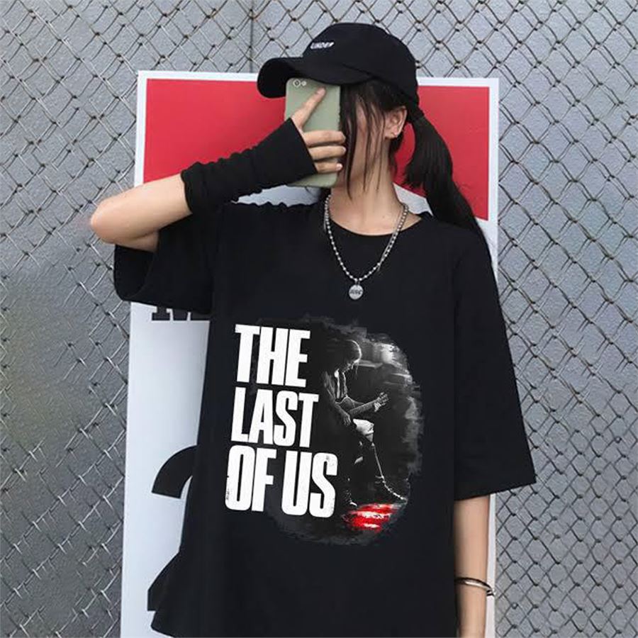 Siyah The Last of Us - Ellie Playing Guitar (Unisex) T-Shirt