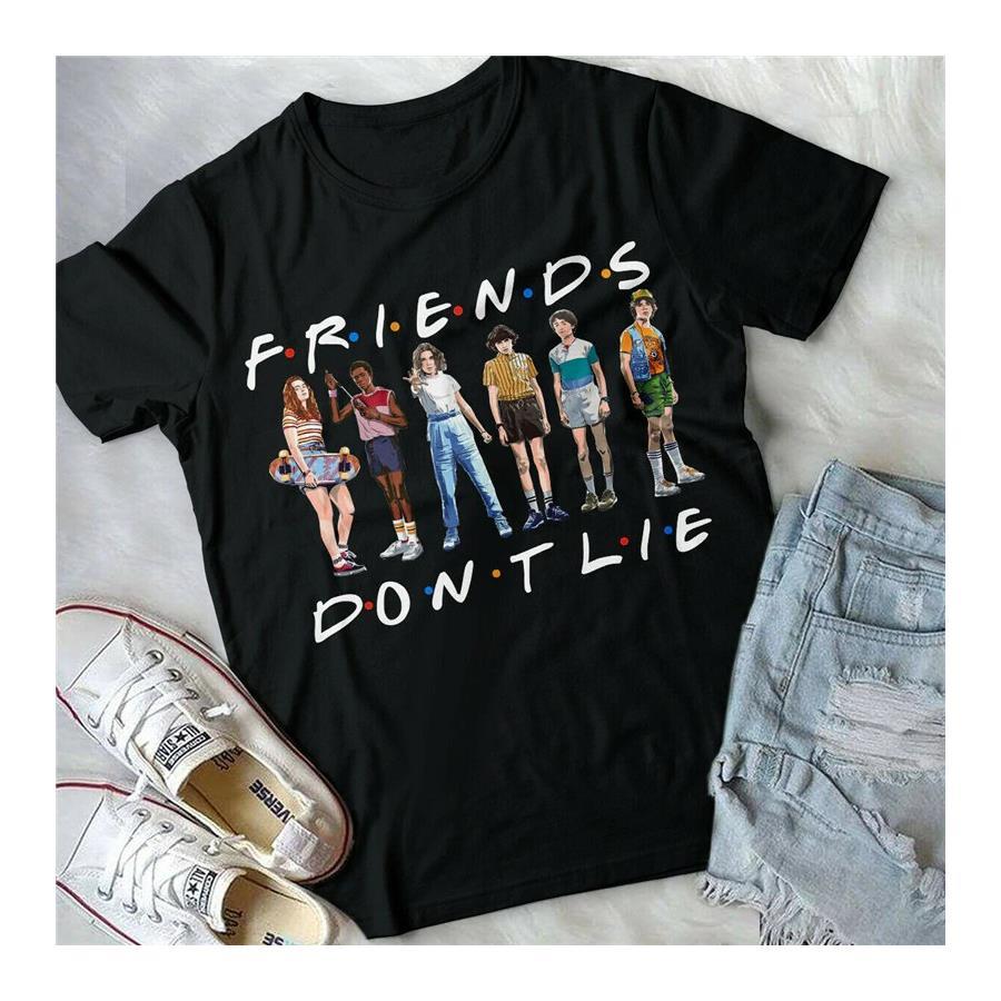 Stranger Things Friends Don'T Lie Pose  Büyük Beden T-Shirt