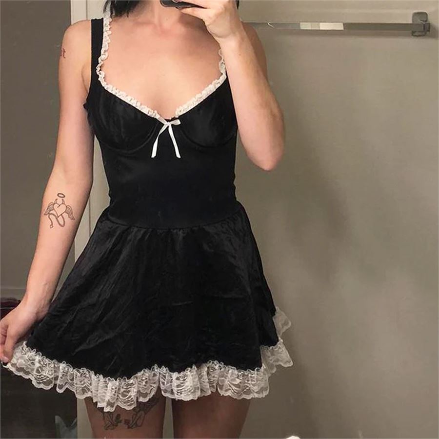 Siyah Dantelli Kurdeleli Kare Yaka Lolita Mini Elbise 