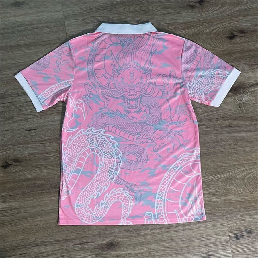 Pembe Kitty Madrid Dragon Jersey Beyaz Düğmeli Yaka T-shirt