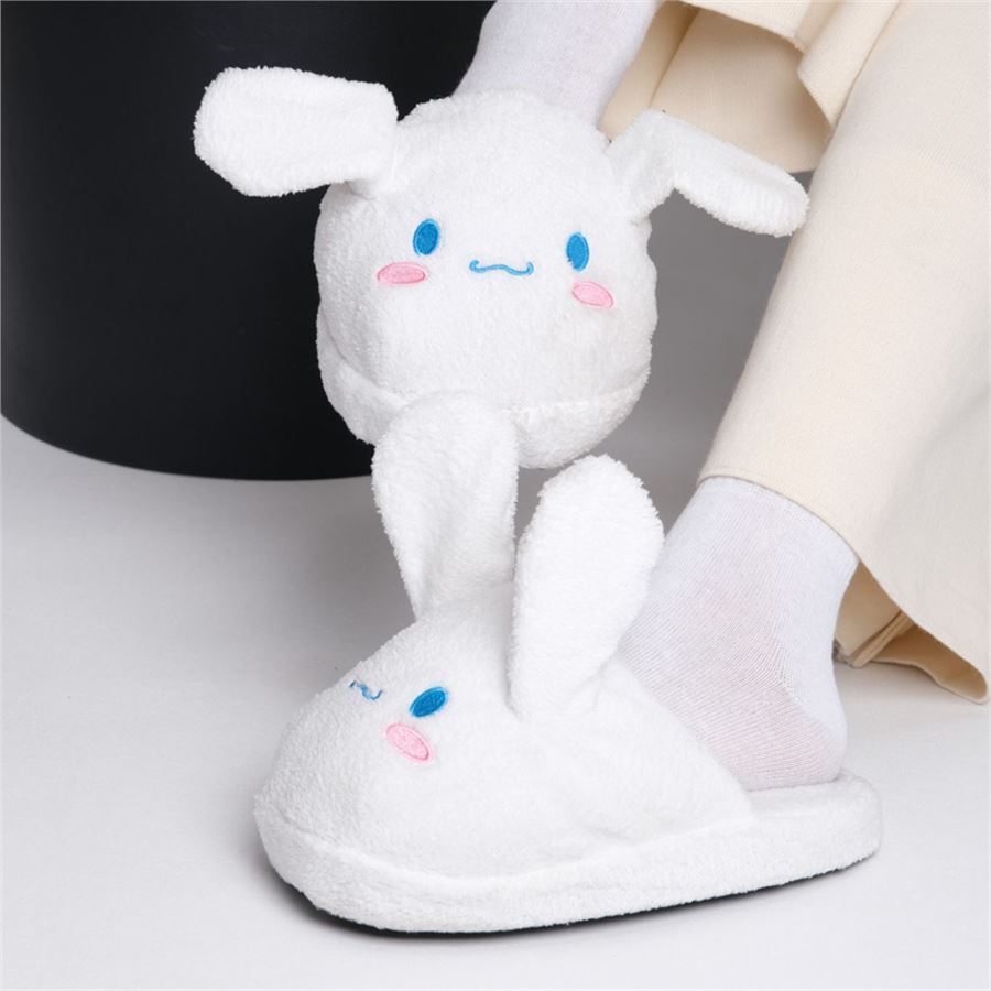 Beyaz Hareketli Kulaklı Cinnamoroll Panduf Terlik